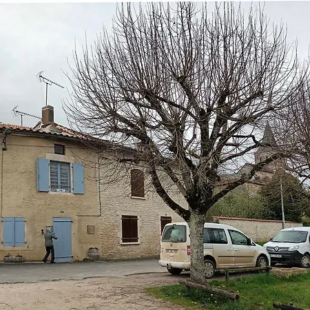 Au Bord De La Riviere Apartment Verteuil-sur-Charente Exterior photo