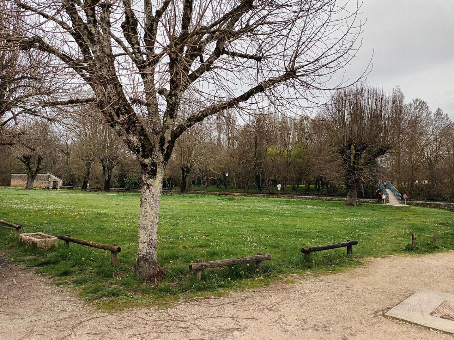 Au Bord De La Riviere Verteuil-sur-Charente